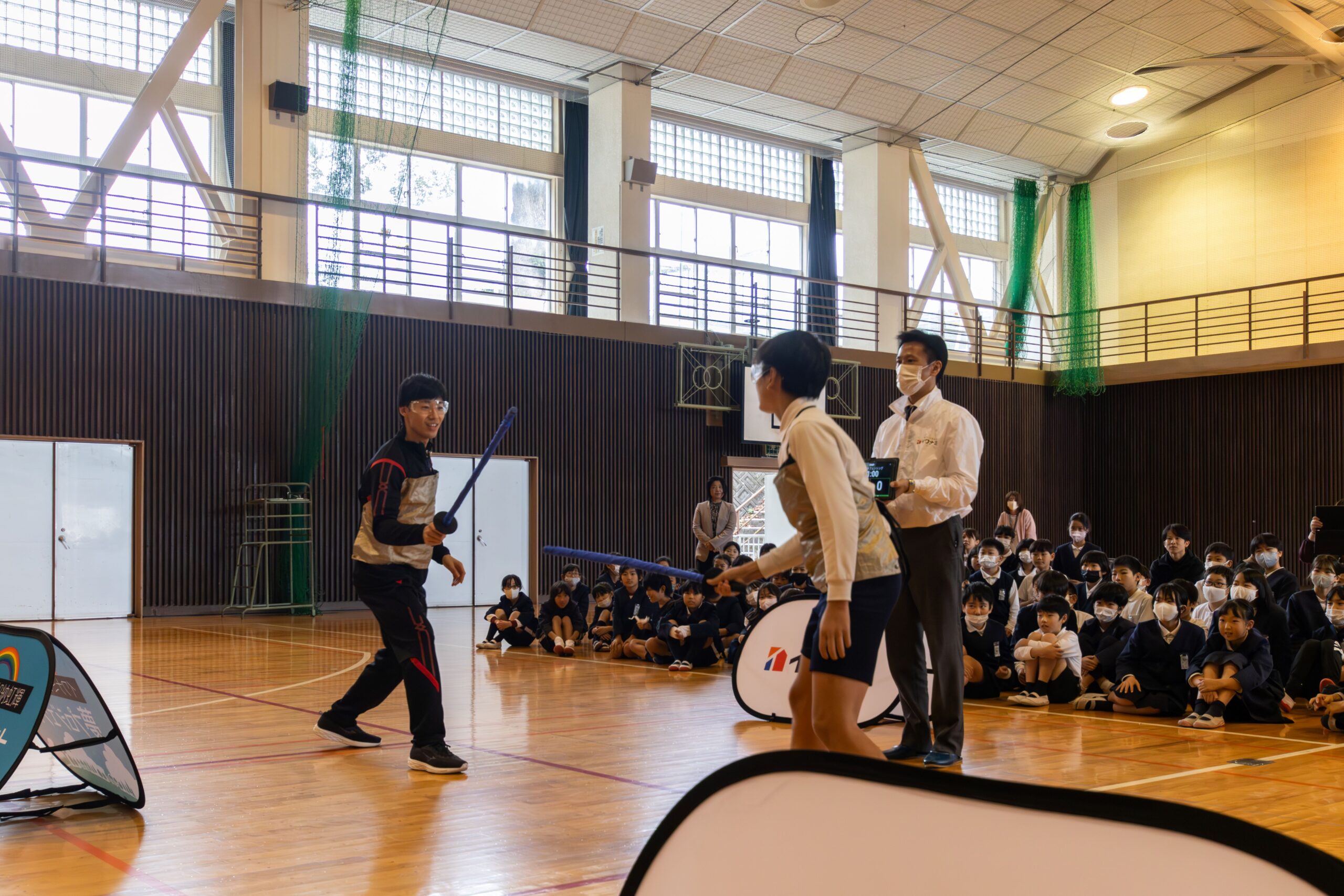  由宇小学校でフェンシング加納選手とイベントを行いました   アイフルホーム | イワナミ 岩国市柳井市益田市浜田市の注文住宅