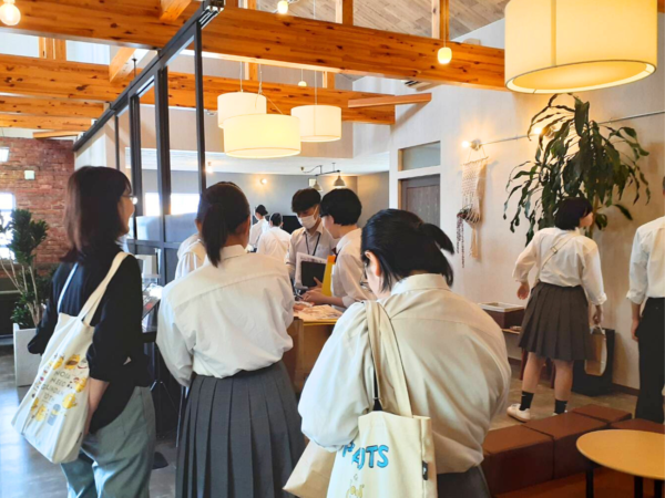  ＜益田店＞モデルハウスにて住生活デザインの学習を行いました   アイフルホーム | イワナミ 岩国市柳井市益田市浜田市の注文住宅