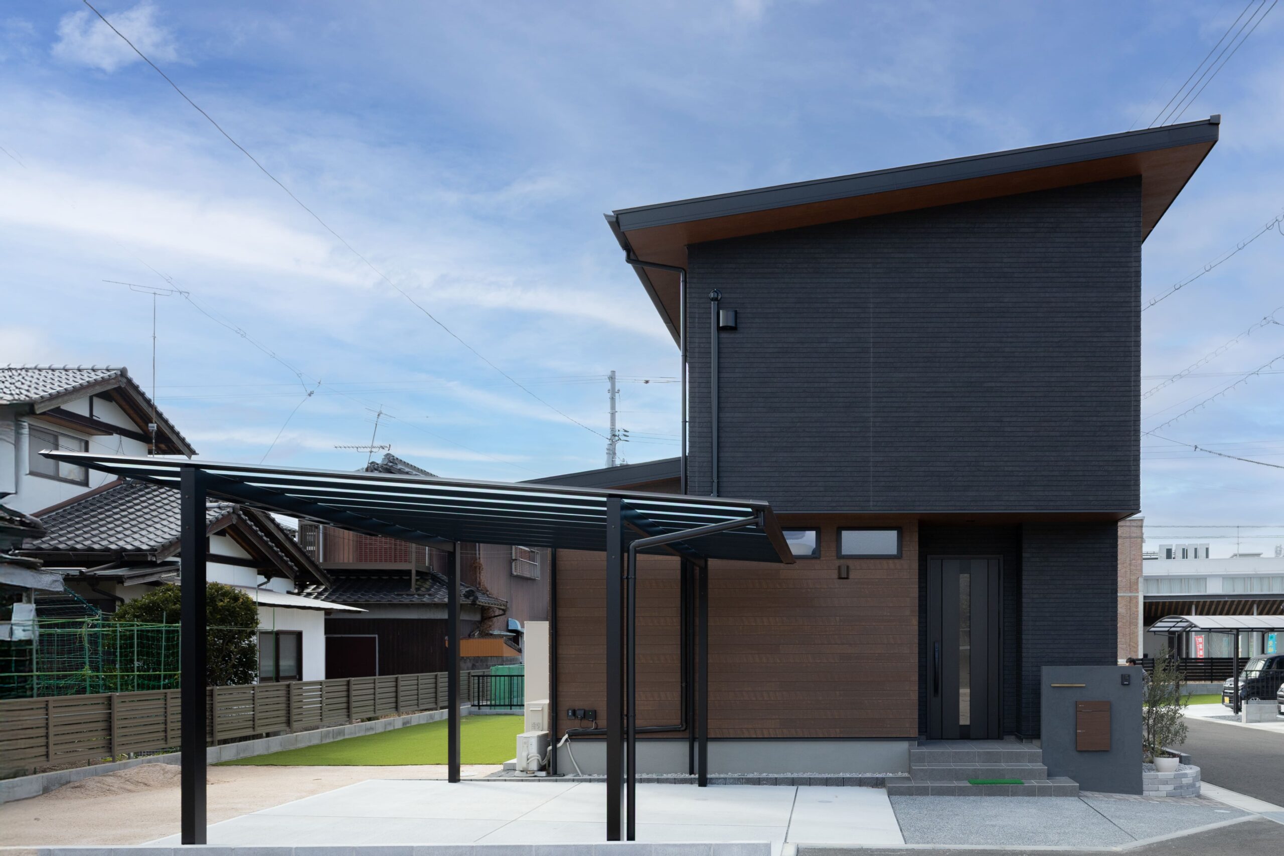  趣味も子育ても楽しめるガレージ付き住宅の魅力とは   アイフルホーム | イワナミ 岩国市柳井市益田市浜田市の注文住宅