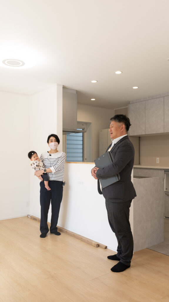  2LDK×26坪｜明るい中庭を囲うコの字型の平屋 完成見学会   アイフルホーム | イワナミ 岩国市柳井市益田市浜田市の注文住宅
