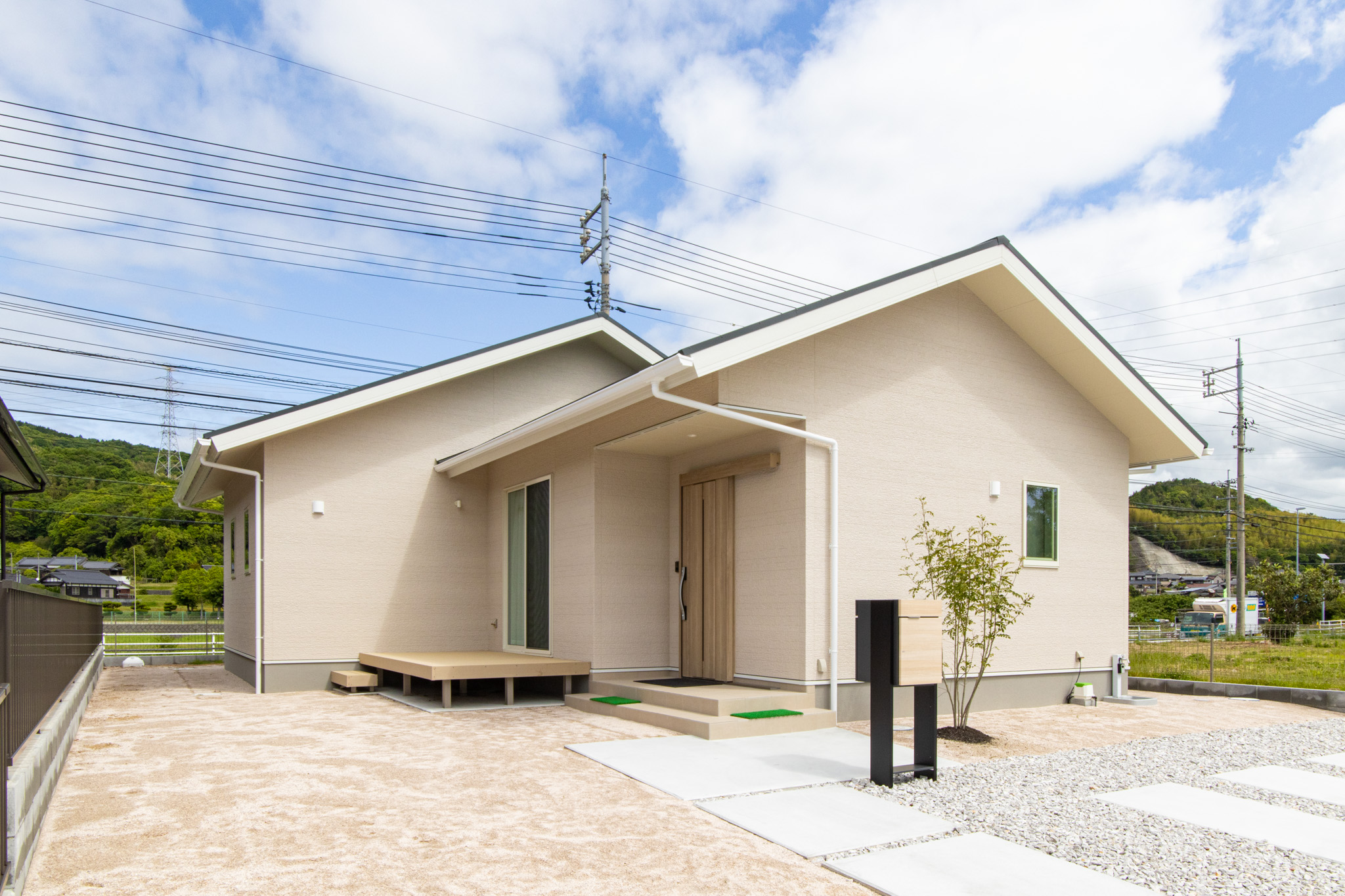  おしゃれな平屋にするには平屋の外観内装デザインのトレンドまとめ   アイフルホーム | イワナミ 岩国市柳井市益田市浜田市の注文住宅