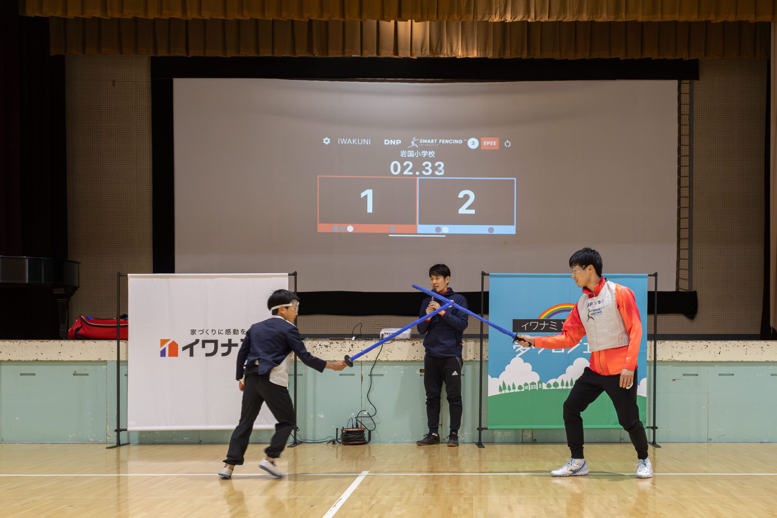  加納選手とフェンシングで対決夏の住まいフェア開催   アイフルホーム | イワナミ 岩国市柳井市益田市浜田市の注文住宅