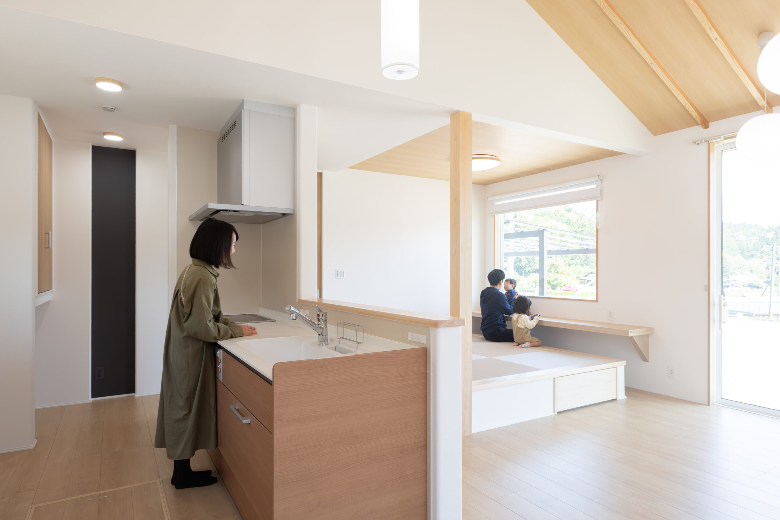  子どもが自然と机に向かう家｜リビング学習がしやすい間取りとは   アイフルホーム | イワナミ 岩国市柳井市益田市浜田市の注文住宅