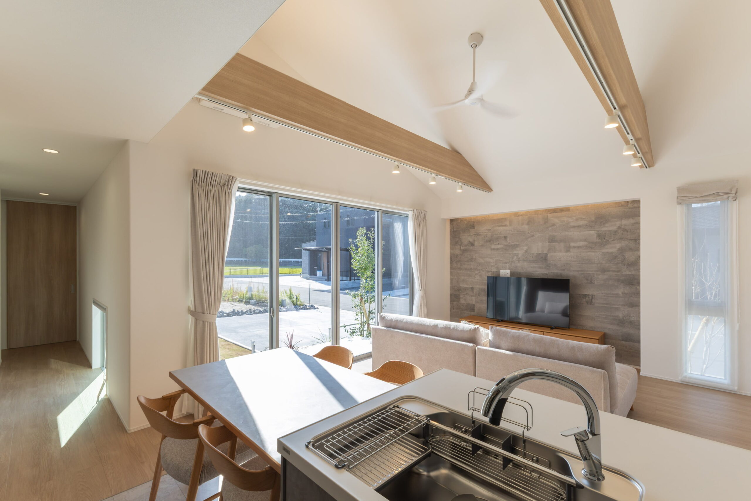 自然と暮らすシンプルナチュラルな平屋