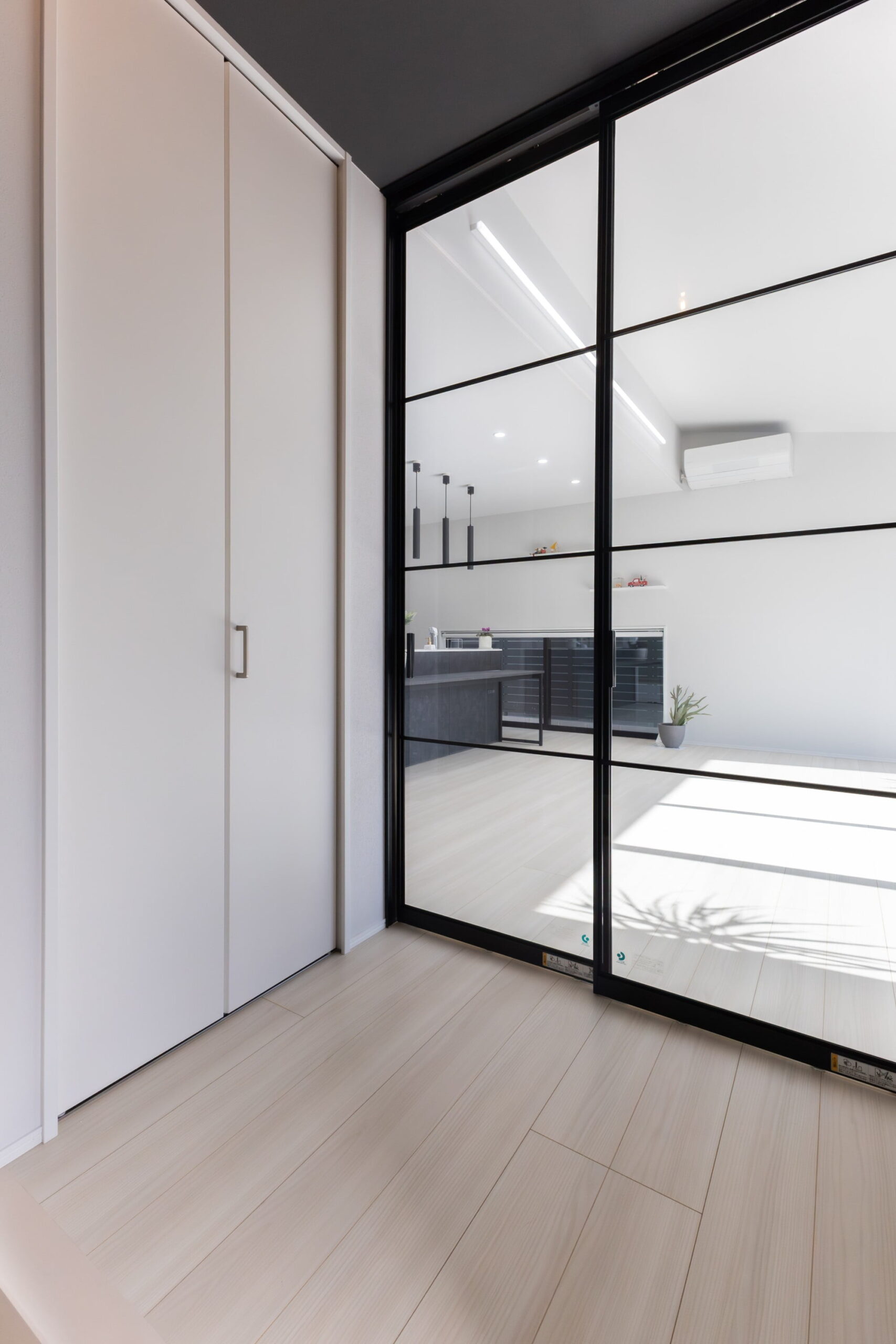 こもり感が心地よいLDKヌックのある平屋