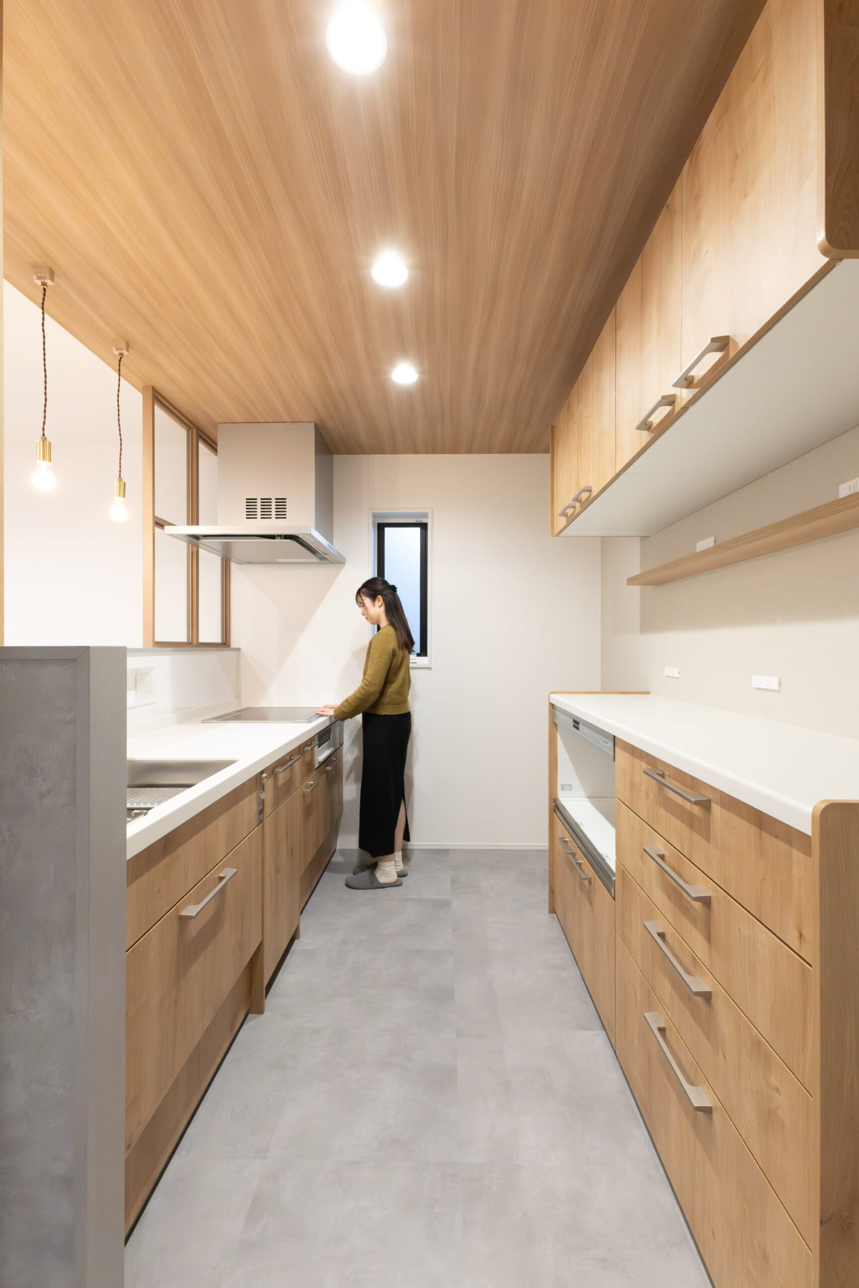 木に包まれたカフェライクなお家