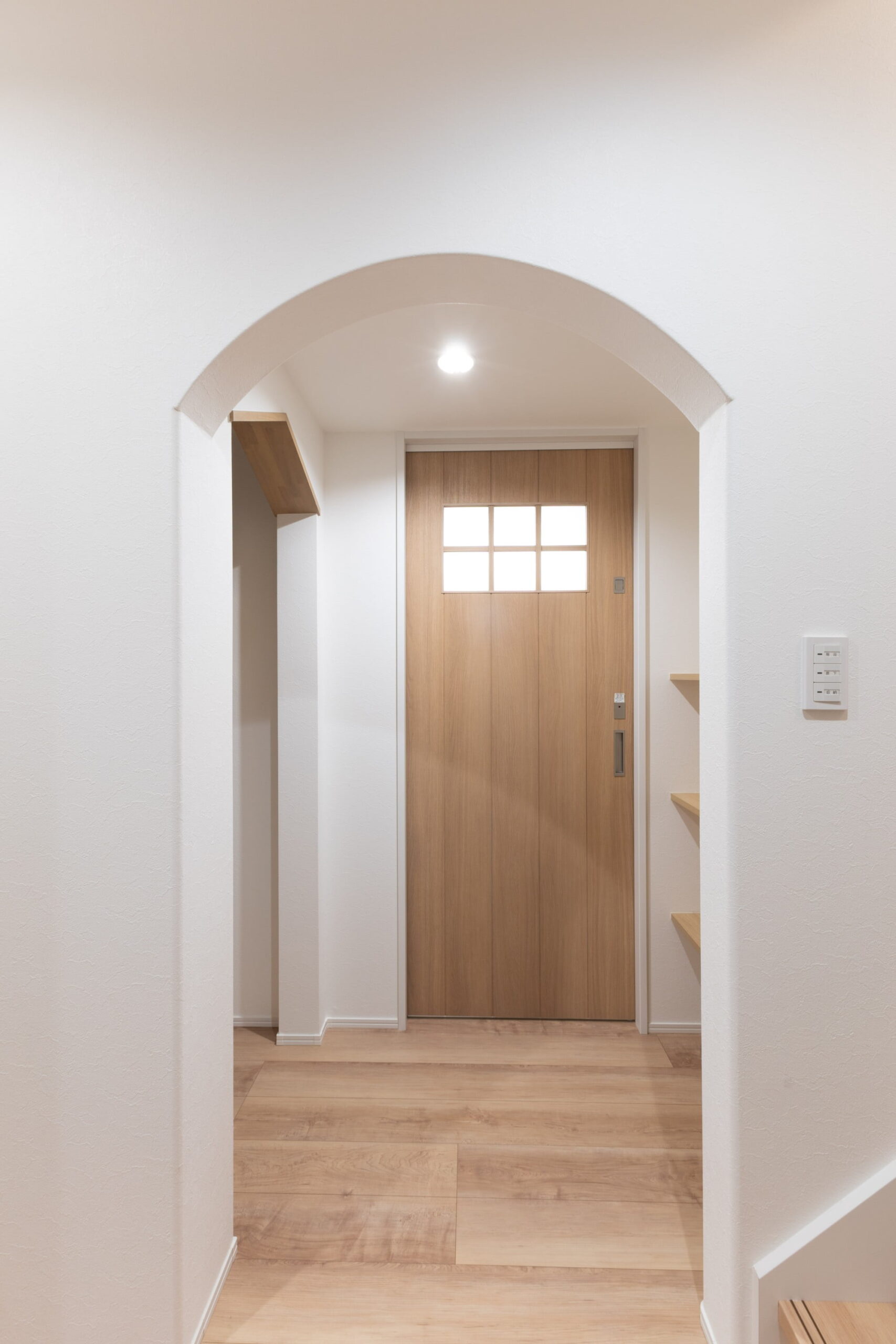 木に包まれたカフェライクなお家