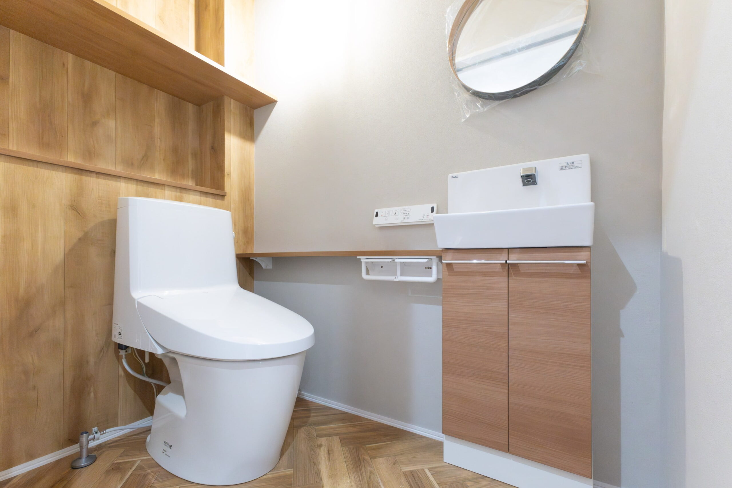 木に包まれたカフェライクなお家