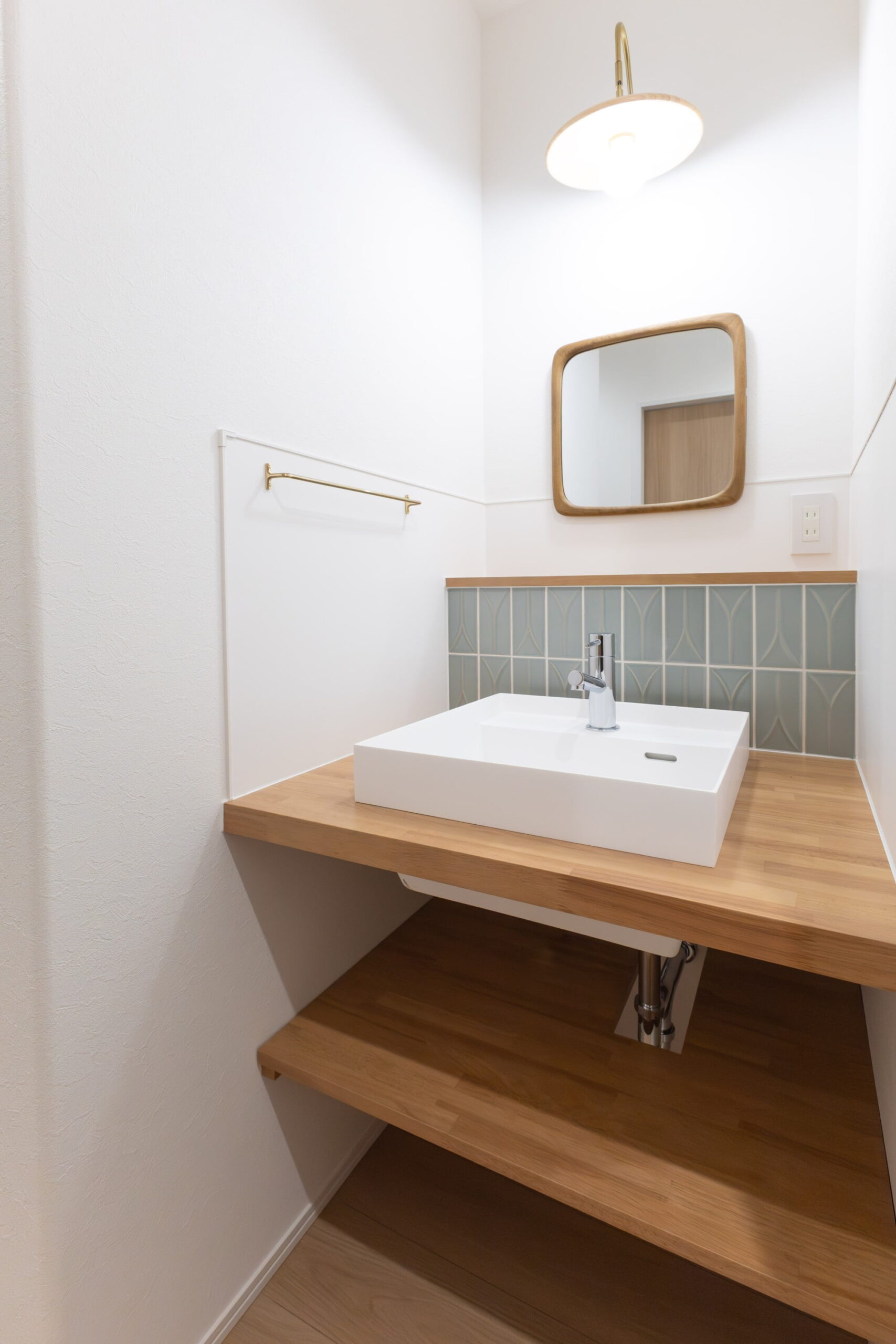 木に包まれたカフェライクなお家