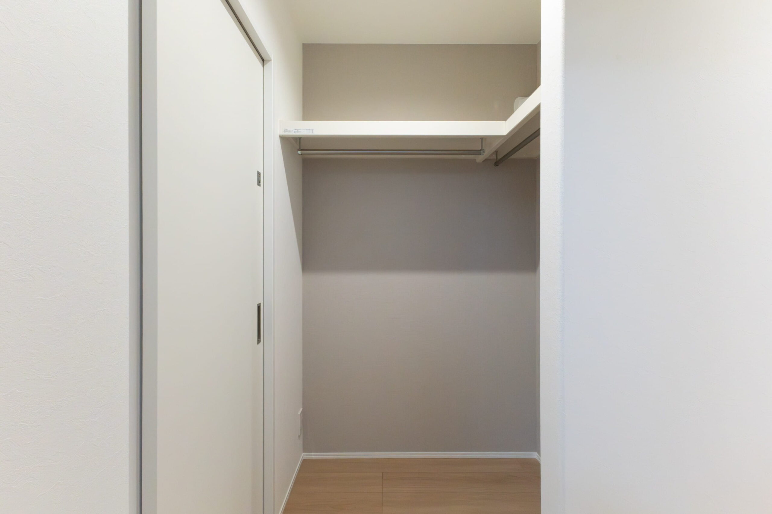 木に包まれたカフェライクなお家