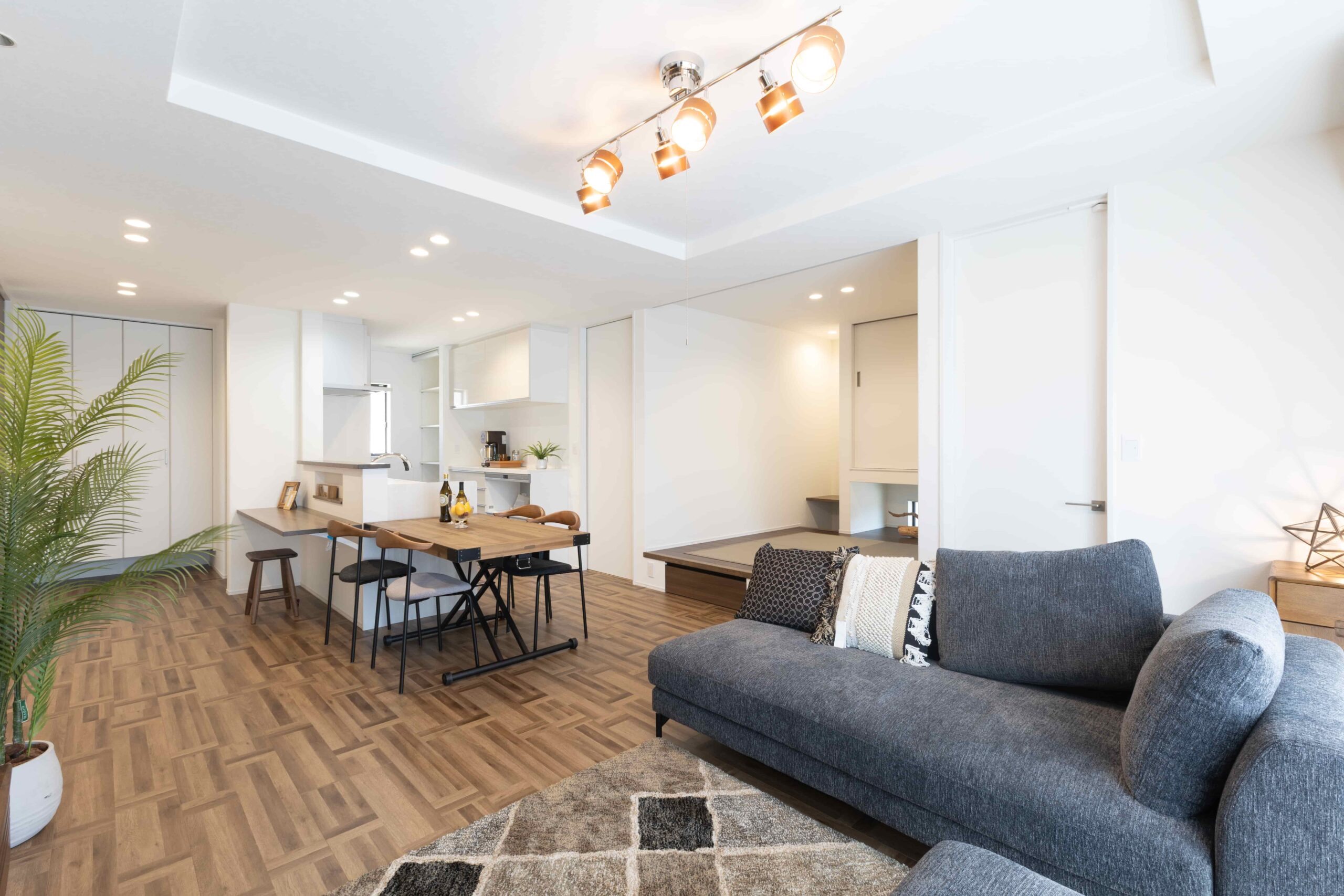  二世帯住宅で後悔しないために完全分離型が選ばれる理由と成功のポイント   アイフルホーム | イワナミ 岩国市柳井市益田市浜田市の注文住宅