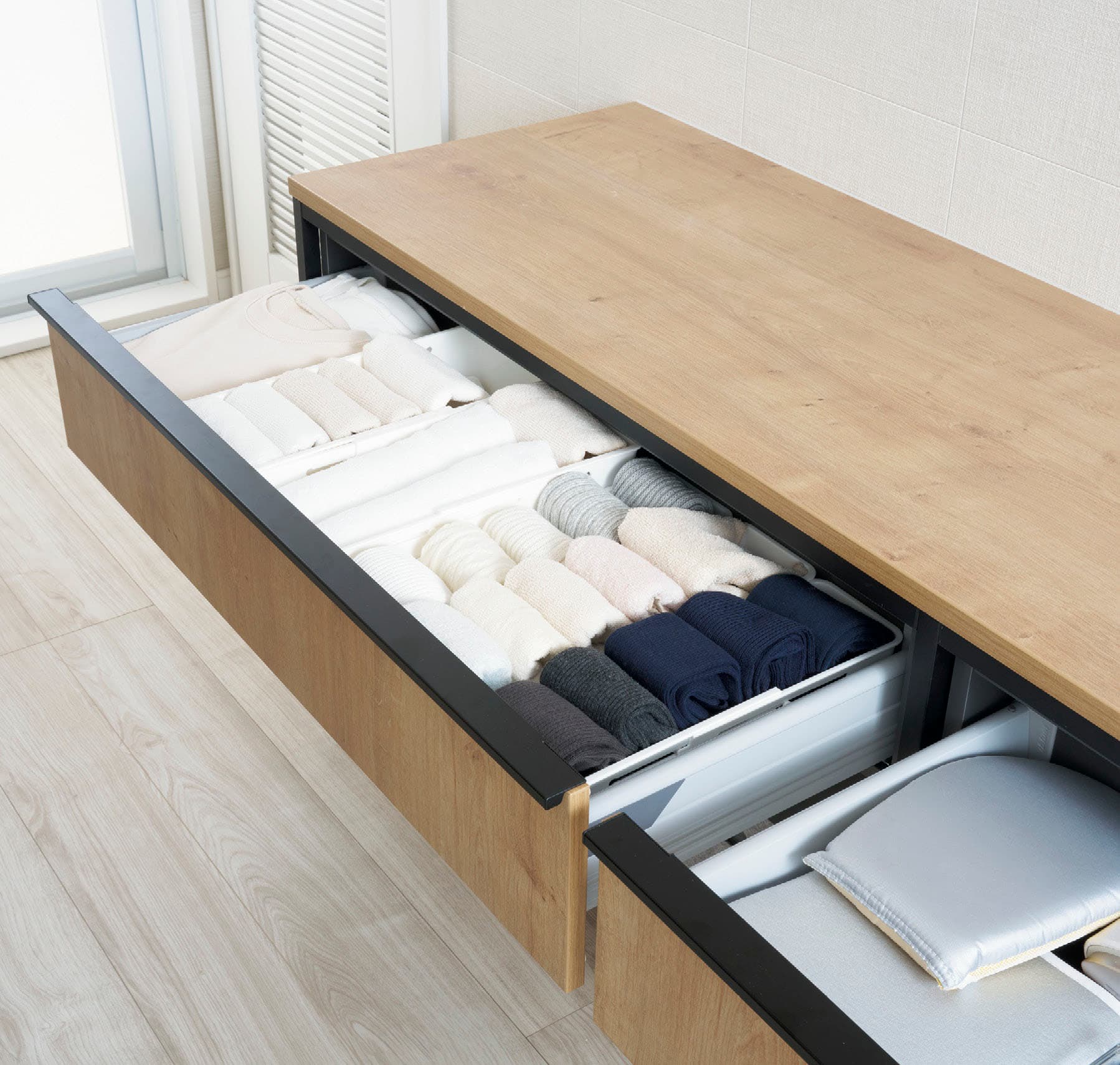  春の衣替えをもっとラクに収納のコツとランドリールームの活用法   アイフルホーム | イワナミ 岩国市柳井市益田市浜田市の注文住宅