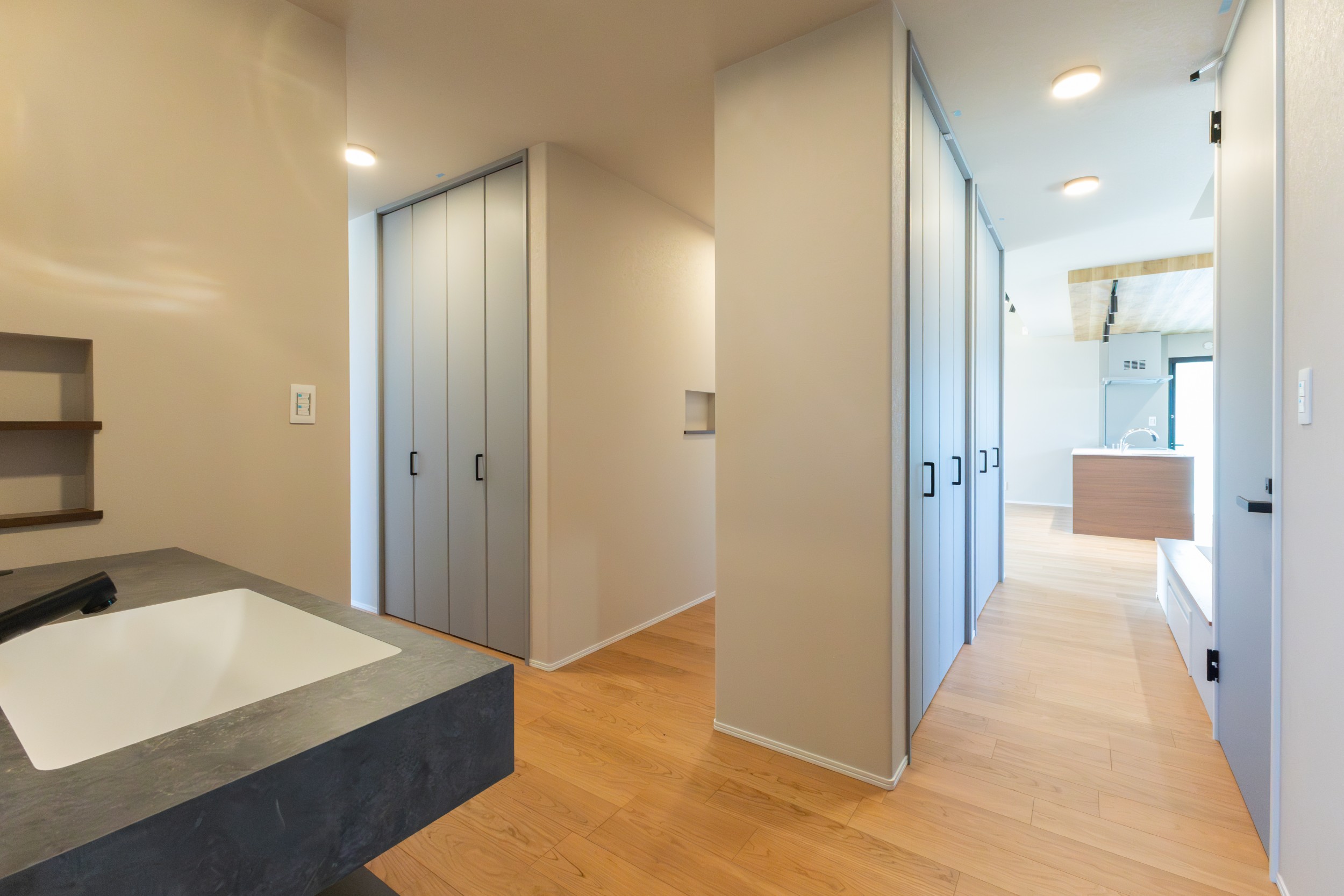 光と動線で整う30坪の平屋